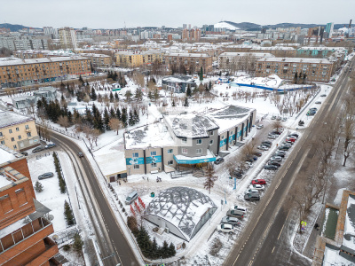 Офис с парковкой в парке "Гагарина"